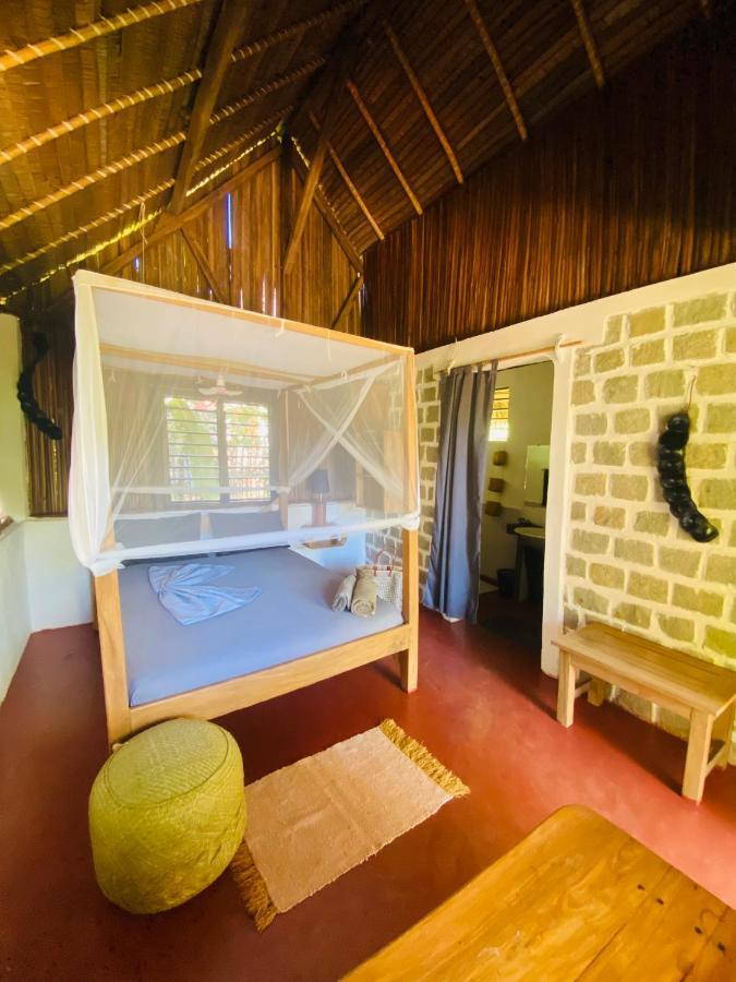 Tamarin Lodge Ampangorinana Extérieur photo
