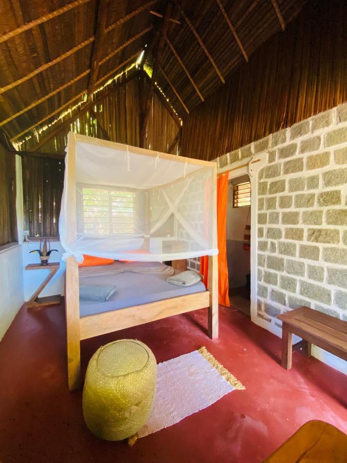 Tamarin Lodge Ampangorinana Extérieur photo