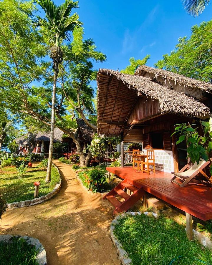 Tamarin Lodge Ampangorinana Extérieur photo