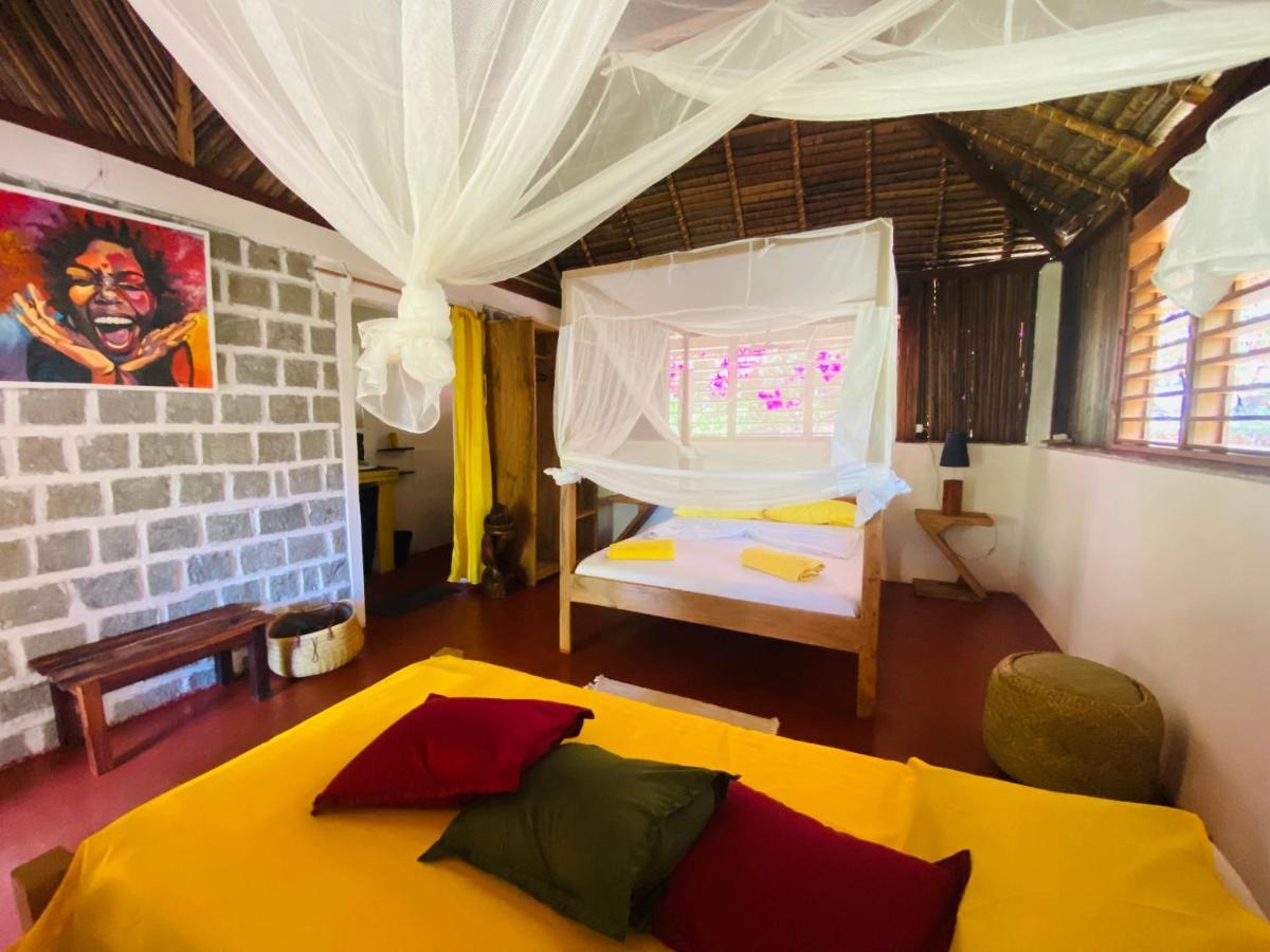 Tamarin Lodge Ampangorinana Extérieur photo