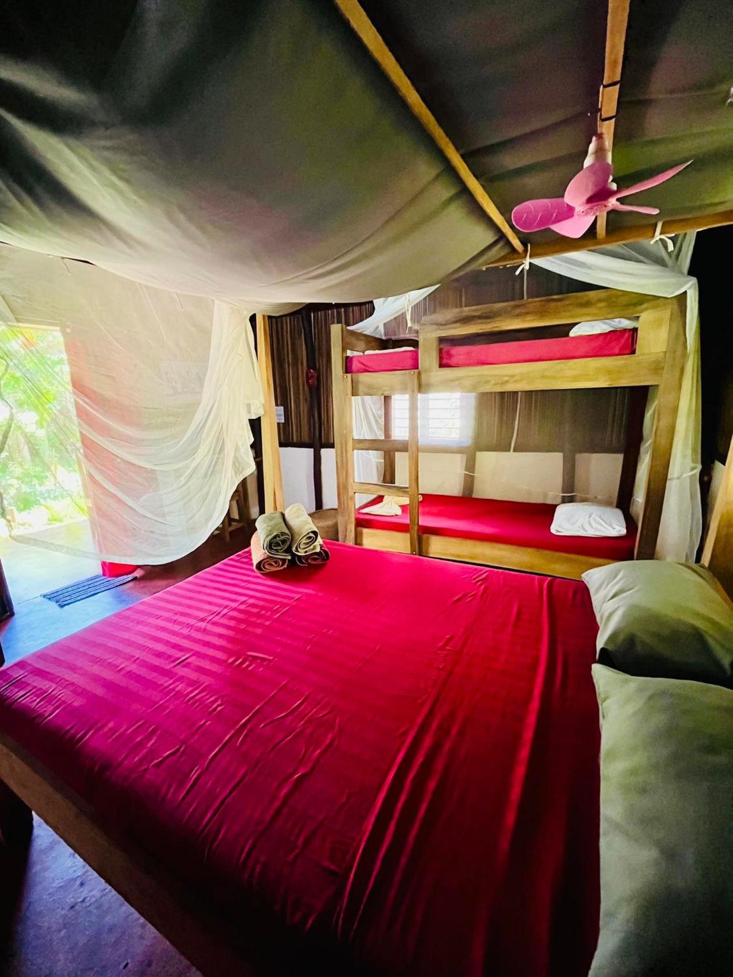 Tamarin Lodge Ampangorinana Extérieur photo