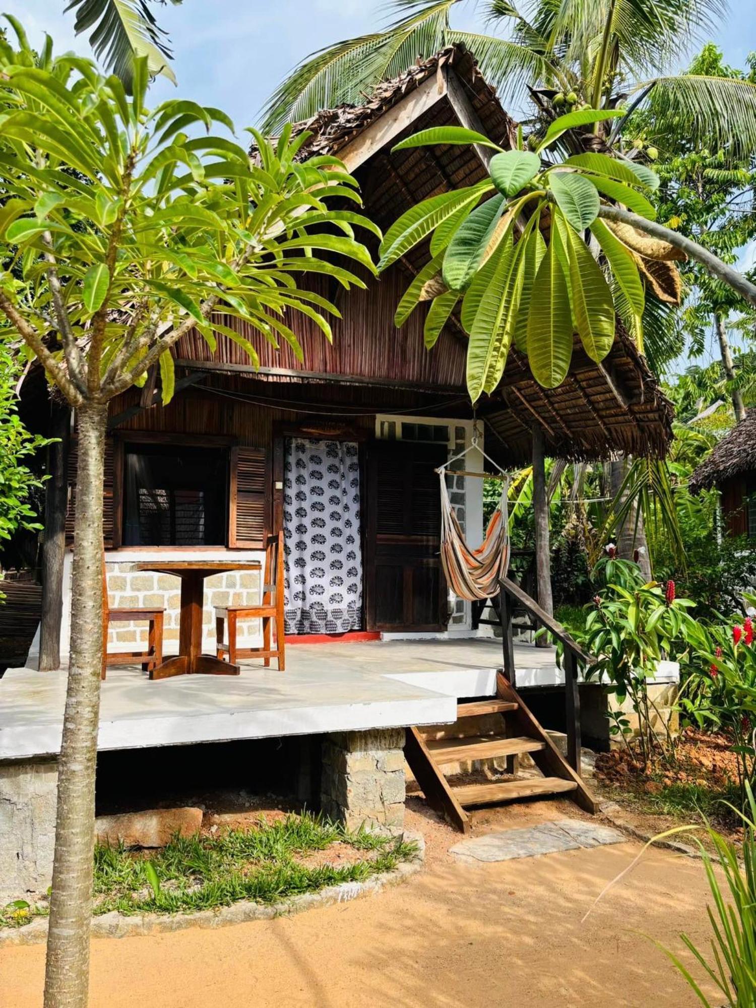 Tamarin Lodge Ampangorinana Extérieur photo